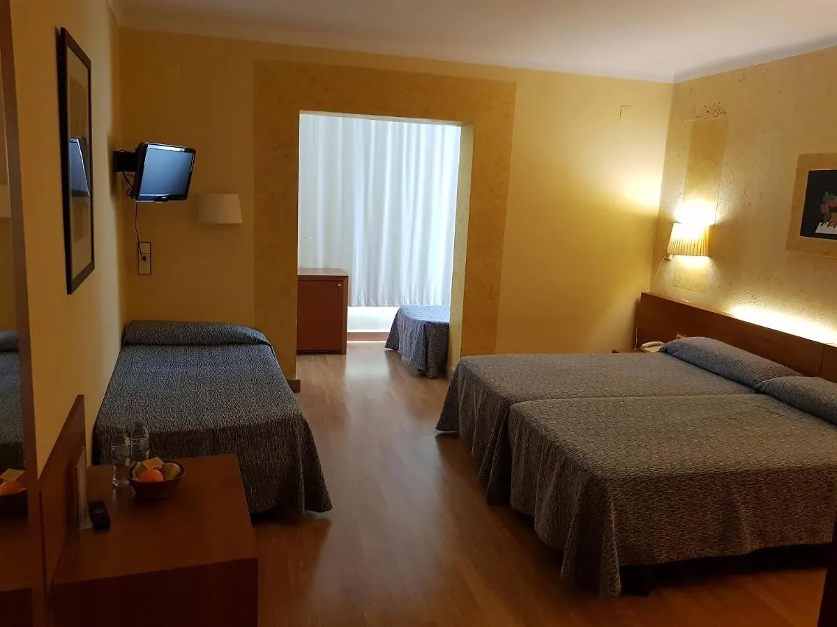 Checkin Trave Hotel Figueres