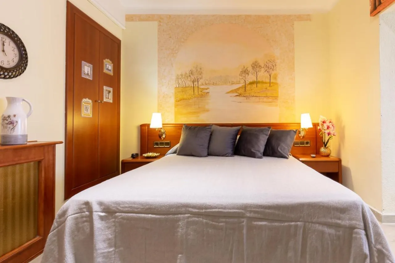 Hotel Checkin Trave Figueres