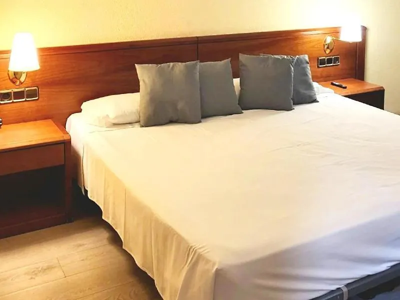 Checkin Trave Hotel Figueres  3*, Figueres (Girona)