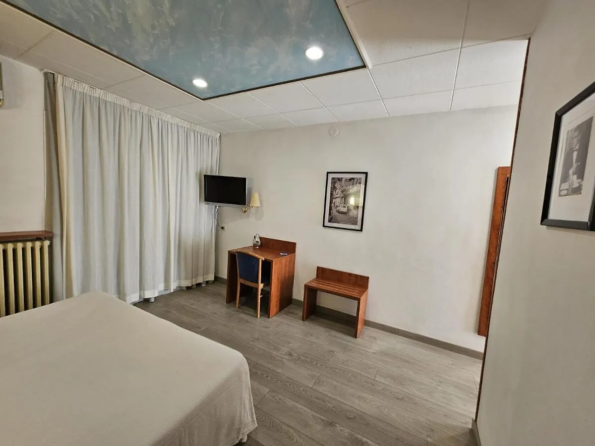 Checkin Trave Hotel Figueres
