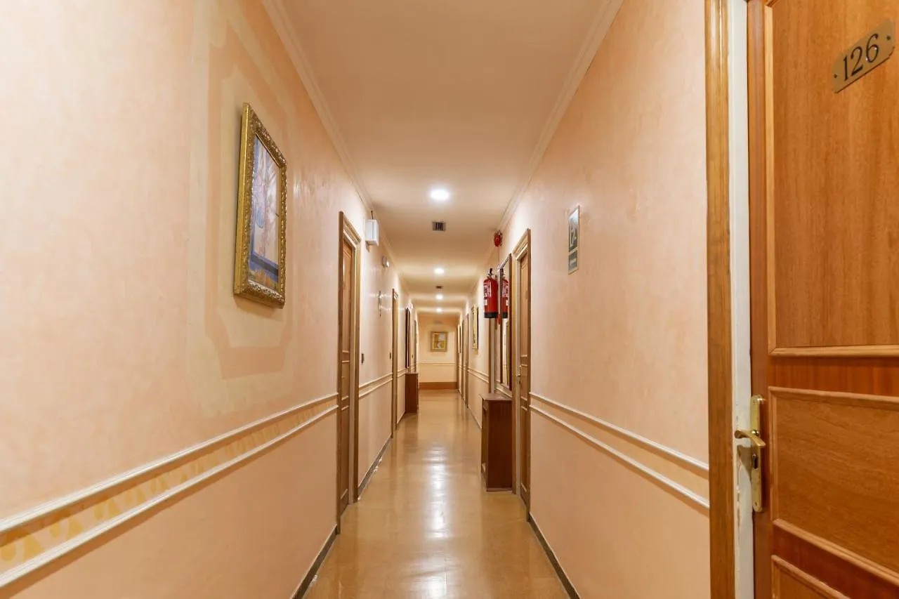 Checkin Trave Hotell Figueres  3*, Figueres (Girona)