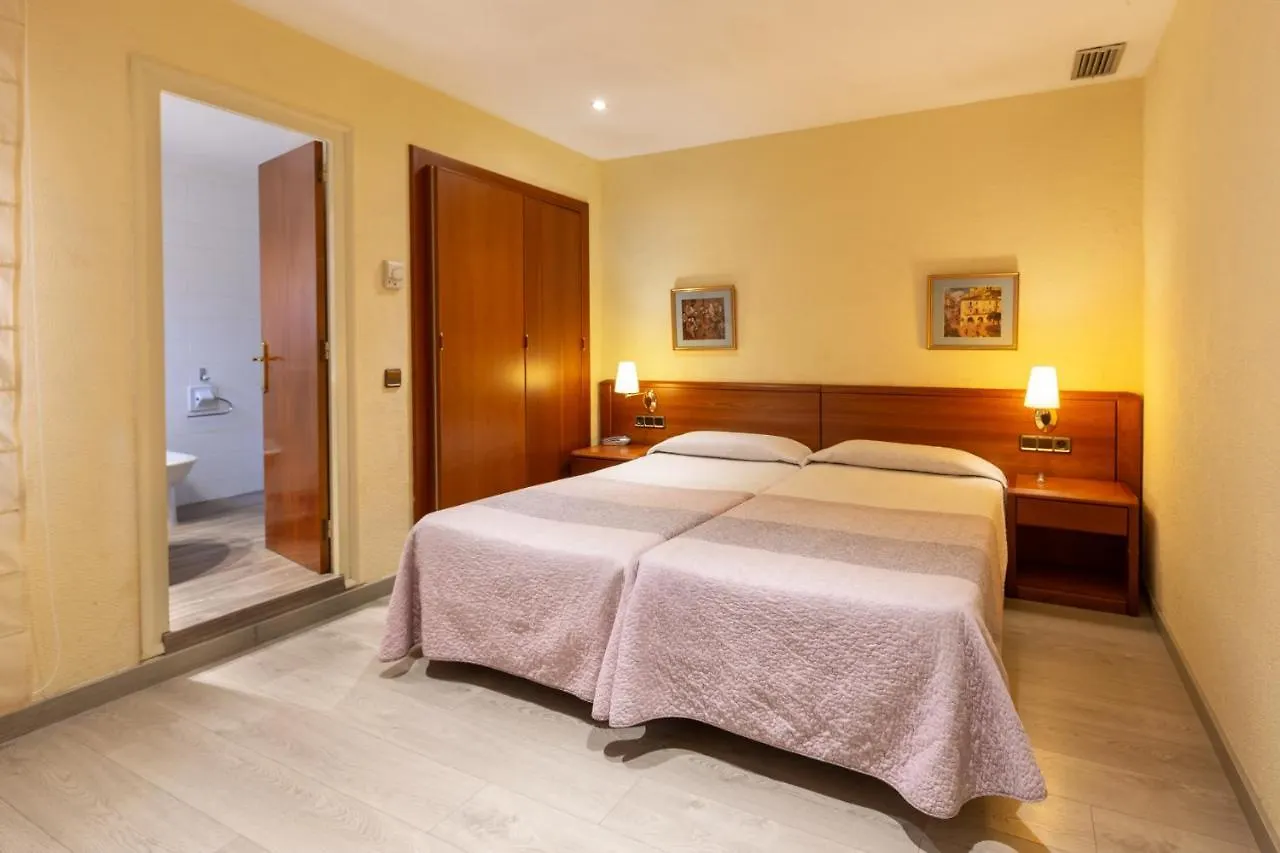 Checkin Trave Hotell Figueres