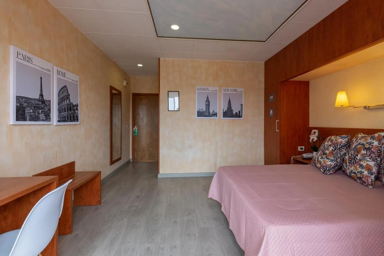 ***  Checkin Trave Hotell Figueres  Spanien