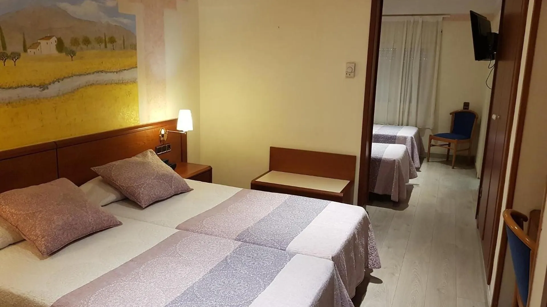 Checkin Trave Hotell Figueres   Figueres (Girona)